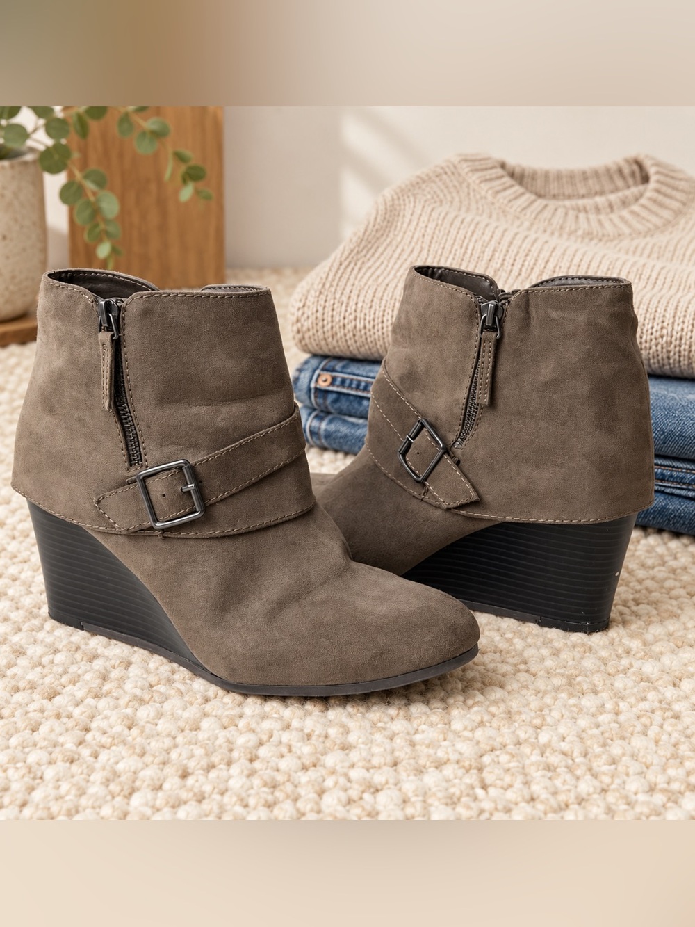 Arizona Jean Co Taupe Faux Suede Wedge Ankle Boots Size 11M